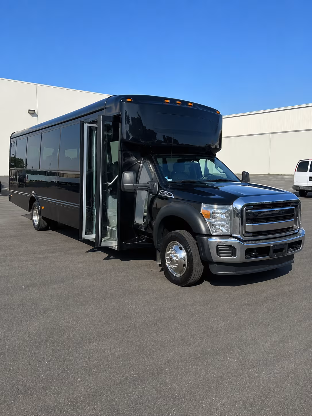 party buses and minibuses for every show at amerant bank arena